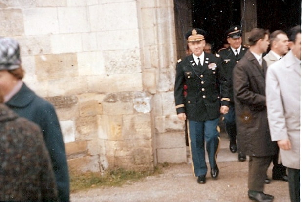 Wreath Ceremony, Etain