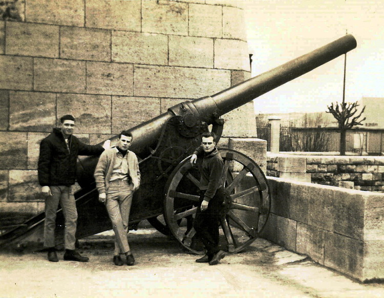Bill Leschuk photo, Verdun 1966