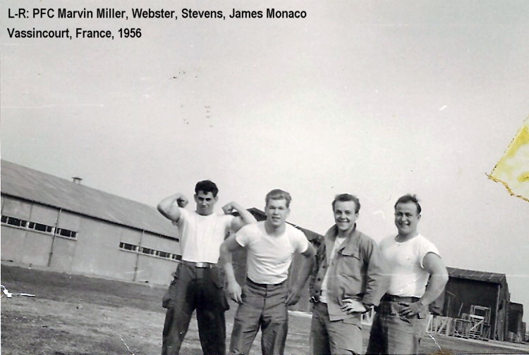 Friends hanging out at Vassincourt Friends hanging out at Vassincourt